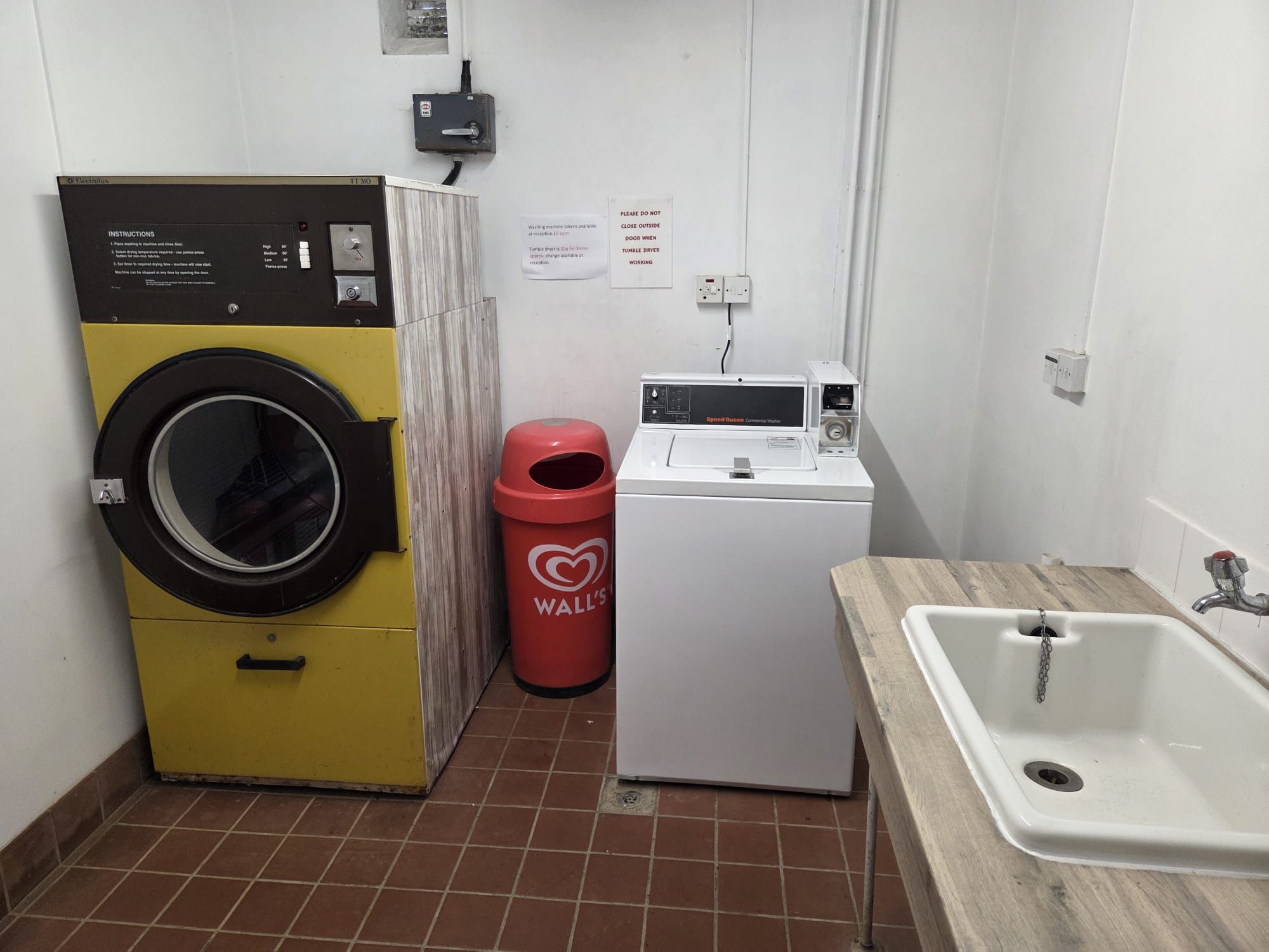Laundry facilities at Dovecot Caravan Park