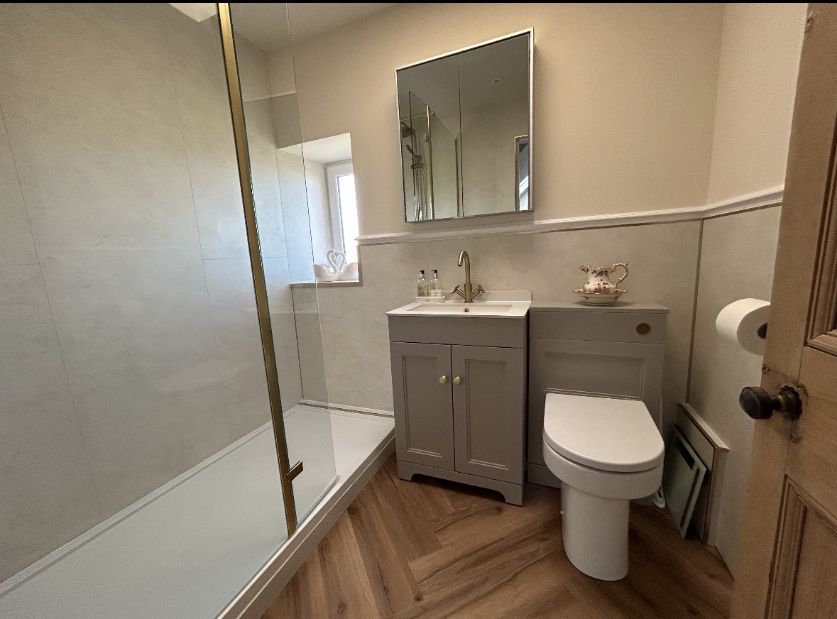 Bathroom - Walk in Shower